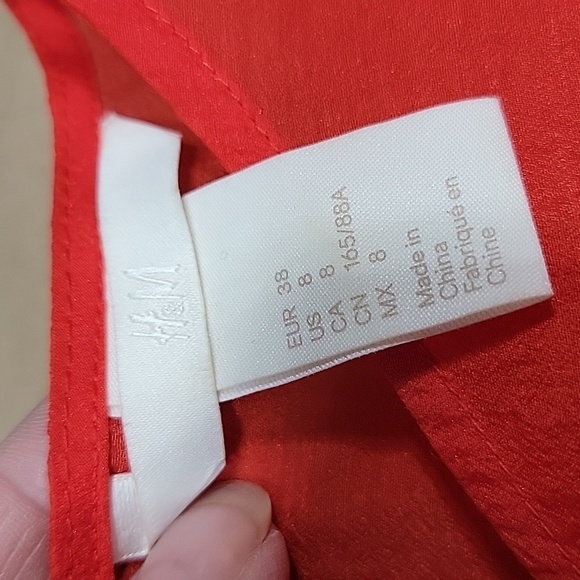 H&M Size 8 Bright Red Georgette V-Neck Blouse Ruching Detail, Excellent Cond. - Picture 10 of 12